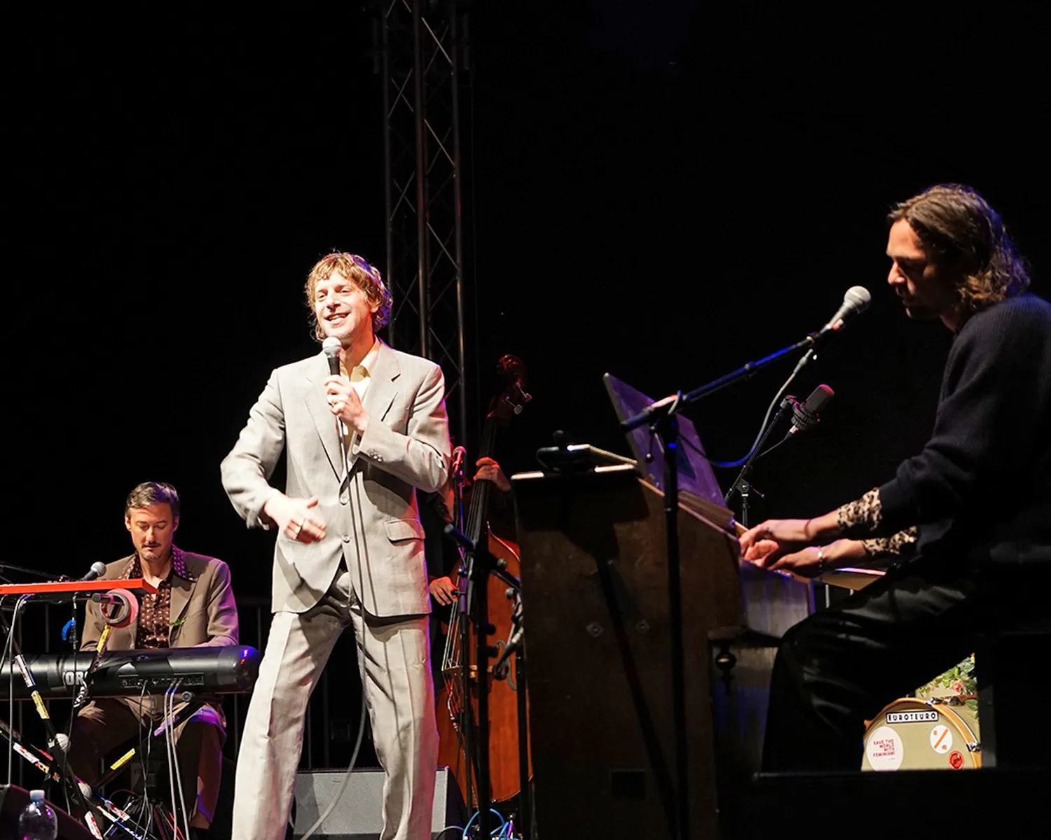Voodoo Jürgens & Naked Cameo